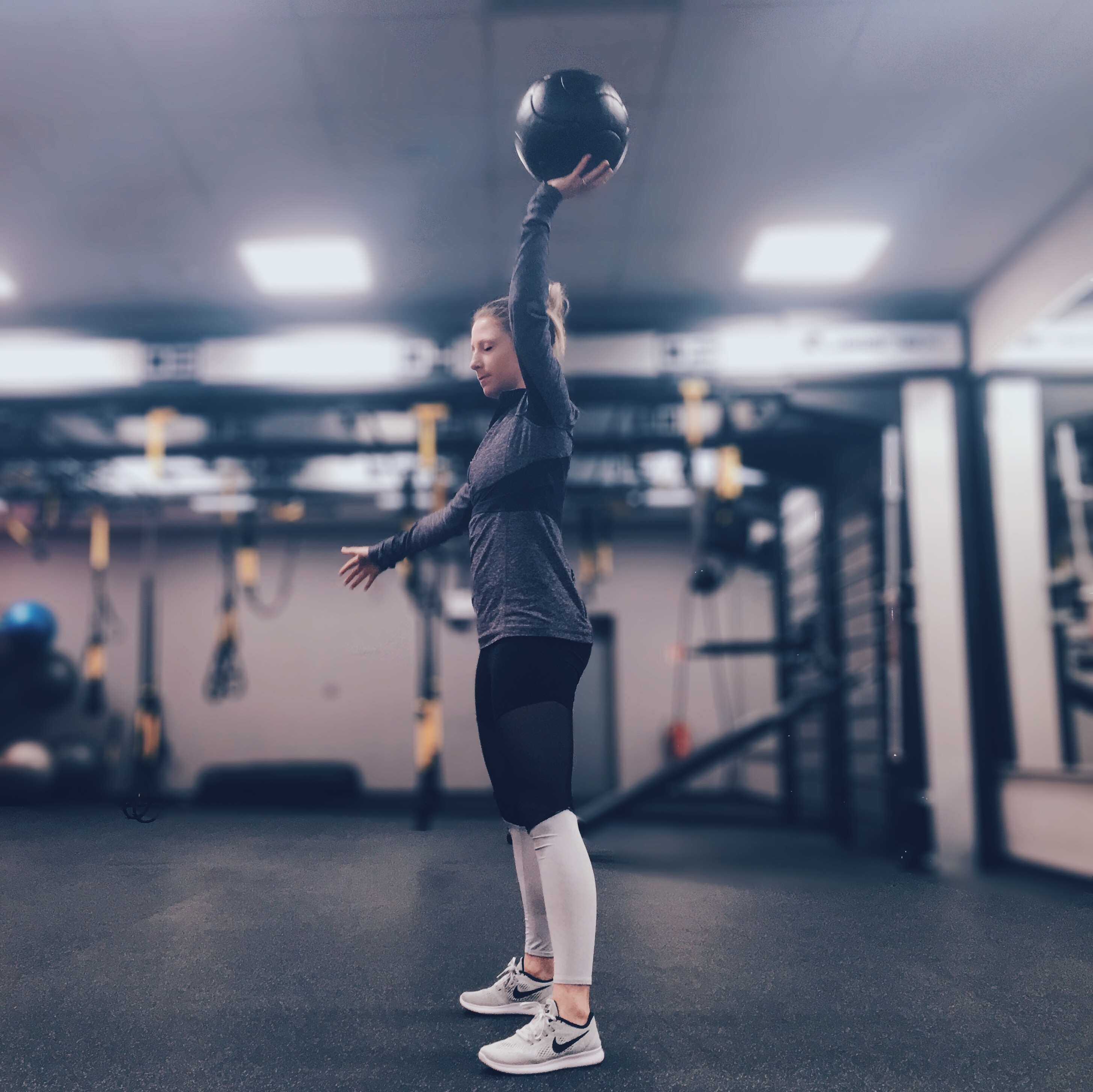 Full Body Medicine Ball Workout 🏐 Sweat & Yoga